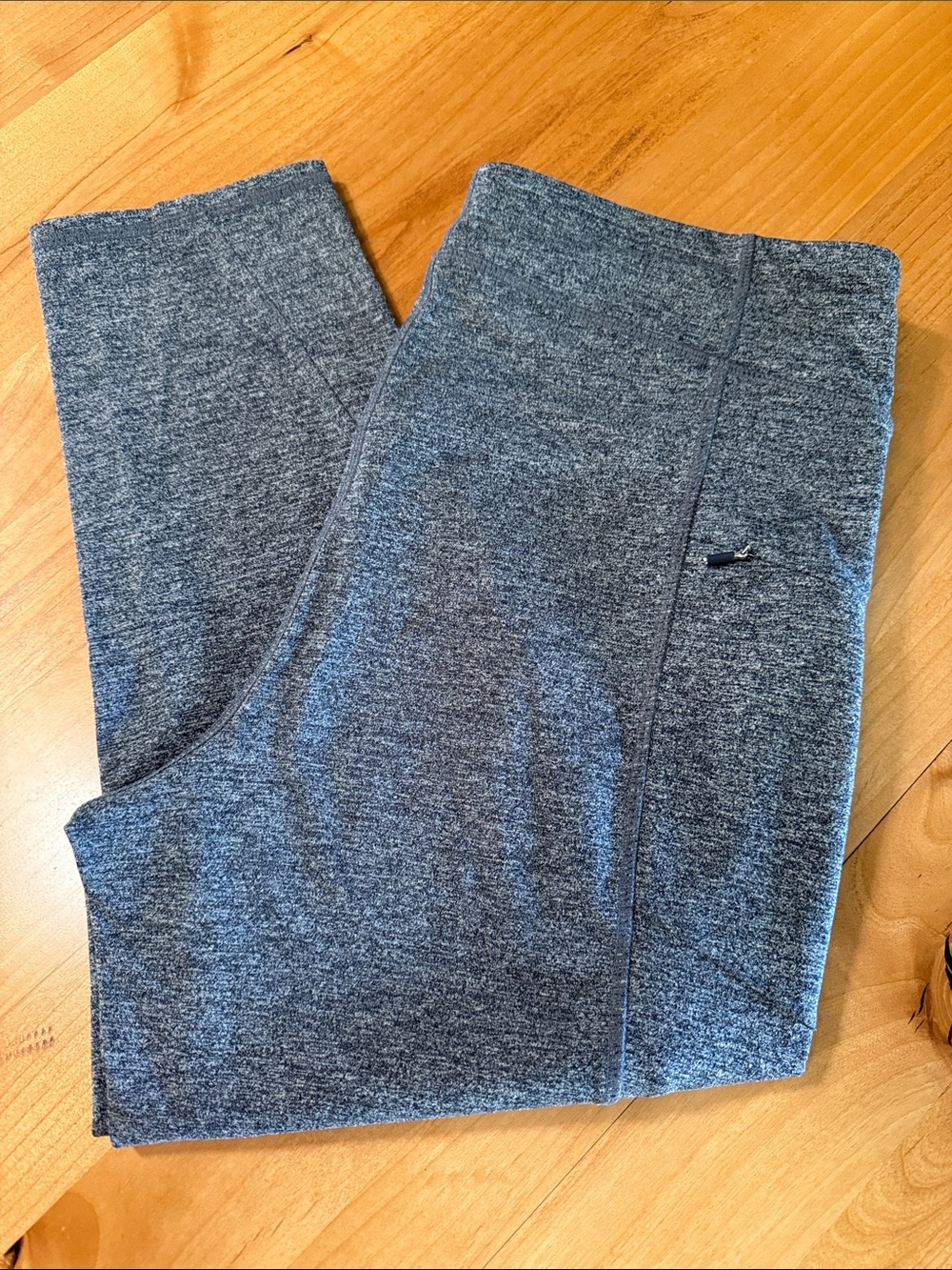 J. Jill Women’s Blue/Gray Fit Marl Cropped Legging. Size Medium